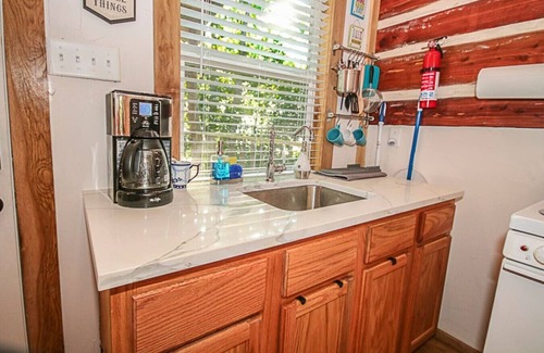 Flint Cabin | Relax & Rejuvenate at Romantic Enchanted Cottage