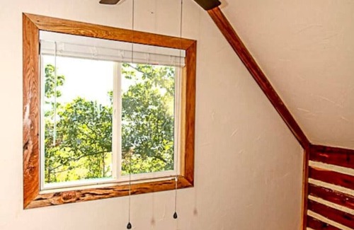 Flint Cabin | Relax & Rejuvenate at Romantic Enchanted Cottage