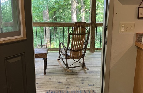 Fort Hill Cottage | Relax & unplug-Private setting-5 Star Reviews-near Fallingwater, Ohiopyle & GAP