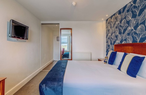 Westcliff-on-Sea Hotel | Relax & Unwind in a Beautiful Seaside Setting Near Southend Attractions
