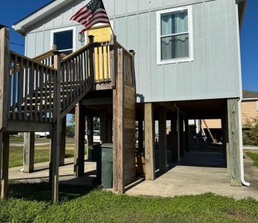 Sabine Pass House | Relax & Unwind in a Serene Retreat Near the Beach