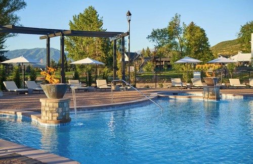 Midway Hotel | Relax & Unwind in Scenic Outdoor - 2 Modern Units w/Resort & Golf Access!