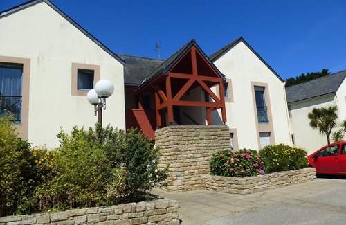 Roscoff Apartment | Relax with Sea Views Every Morning