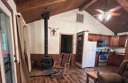 Caddo Gap Cabin | Relax with the whole family at this peaceful cabin on the Caddo River!