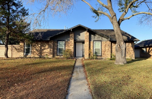 Richardson House | Relax, Work & Play near CityLine, Richardson with a pool table and swimming pool
