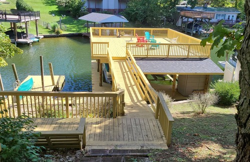 New River House | Relaxation and family fun!nLakefront On A Quiet Cove At Claytor Lake