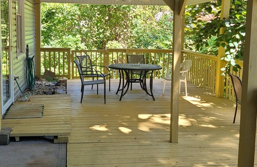 New River House | Relaxation and family fun!nLakefront On A Quiet Cove At Claytor Lake