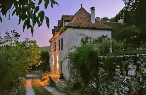 Sauliac-sur-Cele Villa | Relaxen bij zwembad met zicht over de Célé vallei