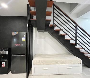 Balanga House | Relaxing 2BR Corner Home with Calming Lanai Area