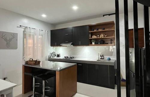 Balanga House | Relaxing 2BR Corner Home with Calming Lanai Area