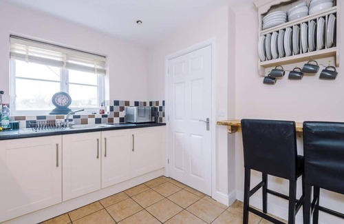 Broughton House | Relaxing 3 bedroom Chester Home with garden