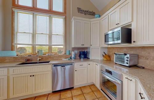 Pine Island House | Relaxing 6BR Dog Friendly | Private Pool | Hot Tub