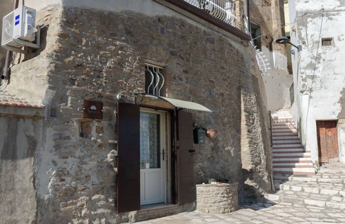 Pomarico Apartment | Relaxing apartment with beautiful views a few kilometers from Matera