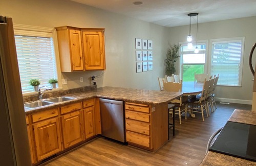 Providence House | Relaxing area for family or business. Near Logan, USU, hiking, skiing,& biking.