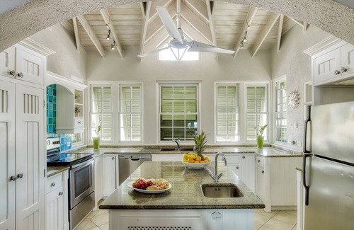 Fitts Village House | Relaxing Beachfront Home with Pool - La Paloma