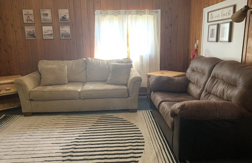 Garrison Cabin | Relaxing Cabin Getaway with Lake Front View!