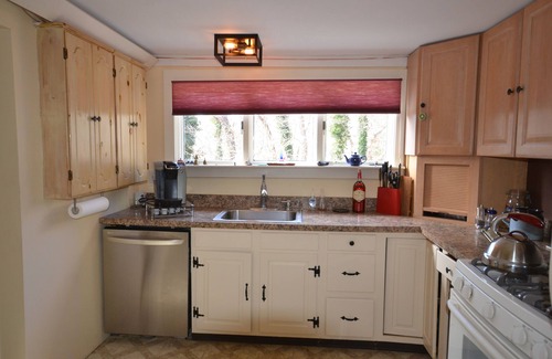 Wellfleet House | Relaxing clean cozy spacious artsy S. Wellfleet home delightful inside and out