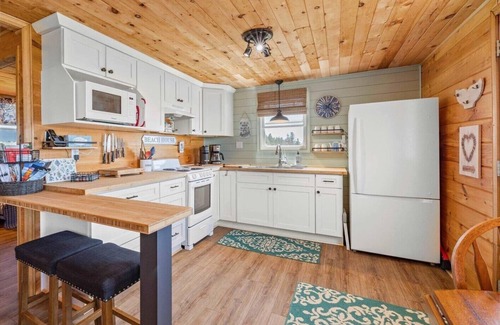 West Point Cottage | Relaxing & cozy cottage on the shores of the Northumberland Straight, West Point