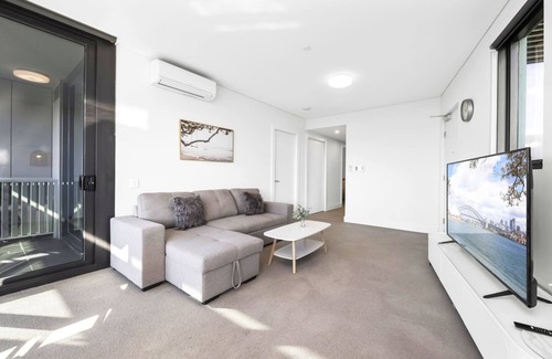 Sydney Olympic Park Apartment | Relaxing Getaway in Olympic Park