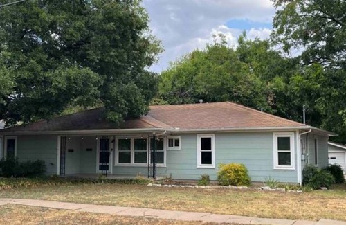 Hillsboro House | Relaxing Home in Hillsboro