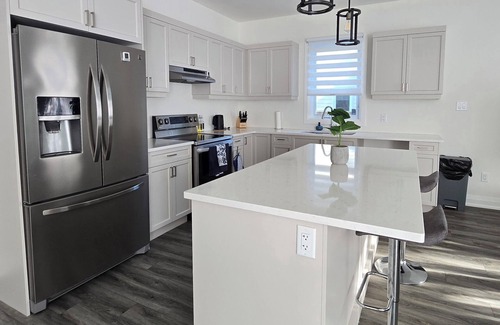 Port Stanley House | Relaxing Home Kokomo Beach Area, Sleeps 12, Pet-Friendly, Near Beach & Downtown