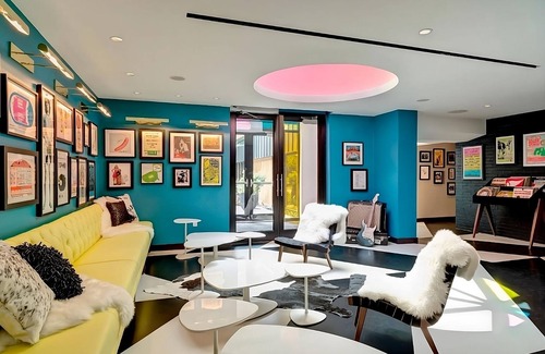 West Fens Hotel | Relaxing King Trailer Stay! 3 Units w/Outdoor Pool, Dining & Live Art & Music!