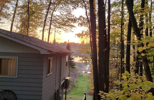 Six Lakes House | Relaxing Lake Home