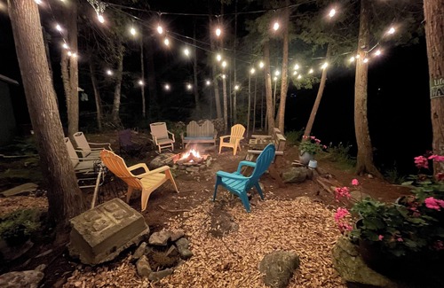 East Holden Cabin | Relaxing lake retreat boating, swimming, paddle boarding near Acadia National Pk