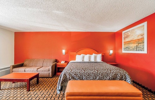 Vernon Hotel | Relaxing Large Room with King Bed & Modern Extras for Travelers’ Comfort