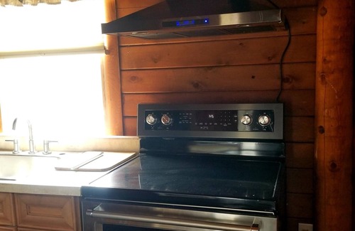 Greenwich Cabin | Relaxing Lavender Farm Cabin Studio Apt. (pet friendly)