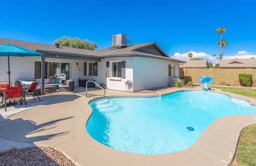 Dobson Ranch House | Relaxing Mesa Poolside Retreat, Near Tempe!