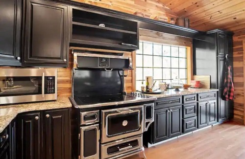 Dora Cabin | Relaxing North Fork River Paradise with Wi-Fi!