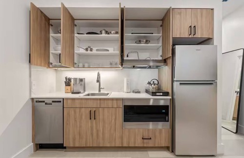 Main - Military Plaza Hotel | Relaxing & Pet Friendly City Escape | Kitchen & Washer | Near Downtown Top Sites