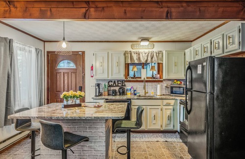 Bushkill Ski Chalet | Relaxing Pocono Escape with Hot Tub and Game Room
