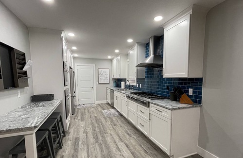 Clear Lake House | Relaxing Renovated Lakeside Retreat