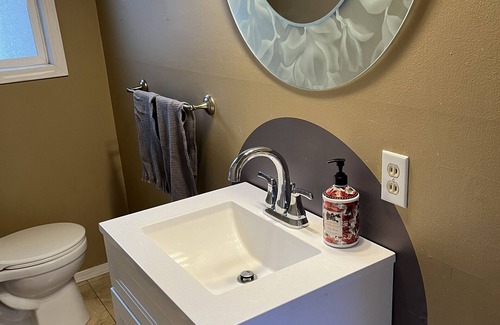 Shepherd Canyon House | Relaxing Retreat: 3 bedroom overlooking the bay. Dog-friendly!