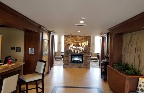 Rossford Condo | Relaxing Retreat Near Downtown Toledo | Fitness Center + Free Breakfast!