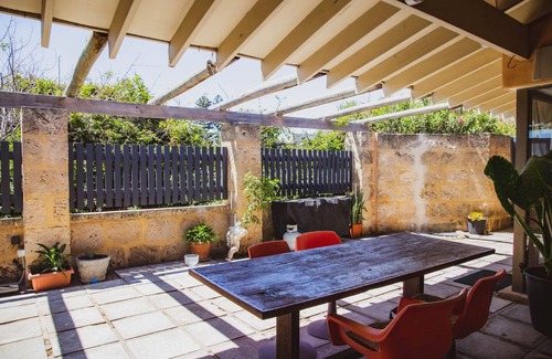 Yanchep House | Relaxing Seaside Escape - Oceanfront - Family and Pet friendly
