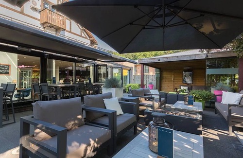 Leende Hotel | Relaxing Stay Near Eindhoven with Easy Access & On-Site Dining! Pool