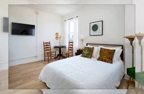 Westlake Apartment | Relaxing Studio for 2 near DTLA