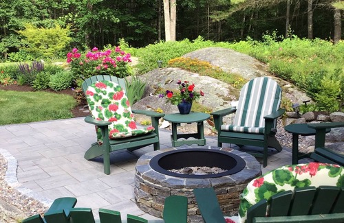 Kennebunkport House | Relaxing, sunny home, peaceful wooded setting, 10 minutes to Goose Rocks Beach!