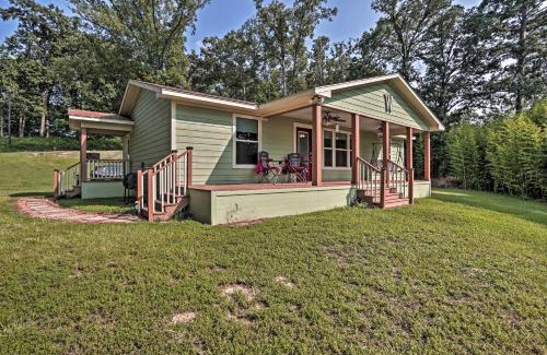 Jefferson House | Relaxing Texas Getaway, 1 Mile to Boat Ramp!