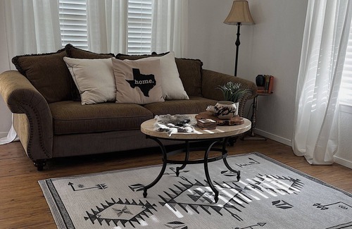 Strawn House | Relaxing Texas Themed Home Nestled in the Palo Pinto Mountains
