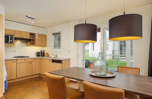 Ediger House | Relaxing Villa with Garden