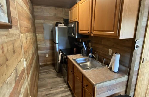 Elizabethton Cabin | Relaxing waterfront cabin with a loft!