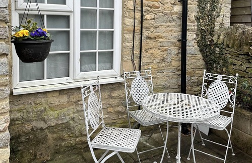 South Leigh Cottage | Remarkable 1-Bed Cotswolds Cottage in Finstock