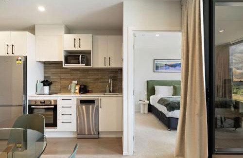 Frankton Apartment | Remarkable Retreat