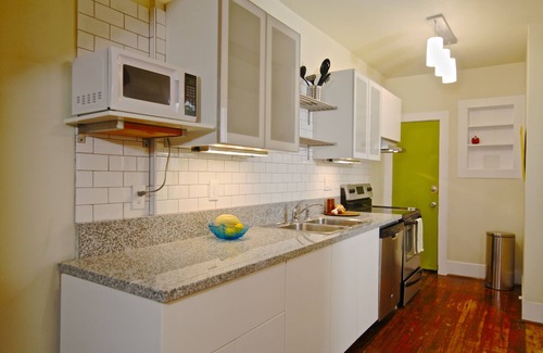 South Central Houston Apartment | Remodeled 1/1 with Old-World Charm