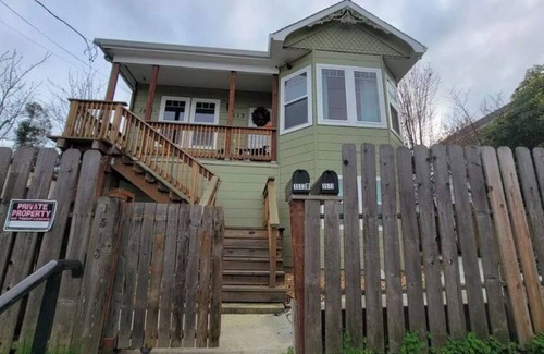 Crockett Apartment | Remodeled Apartment in Crockett! Great for 4