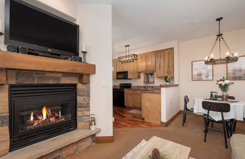 Granby Condo | Remodeled Granby Ranch Condo - King Bed, Firepit, Walk to Lifts